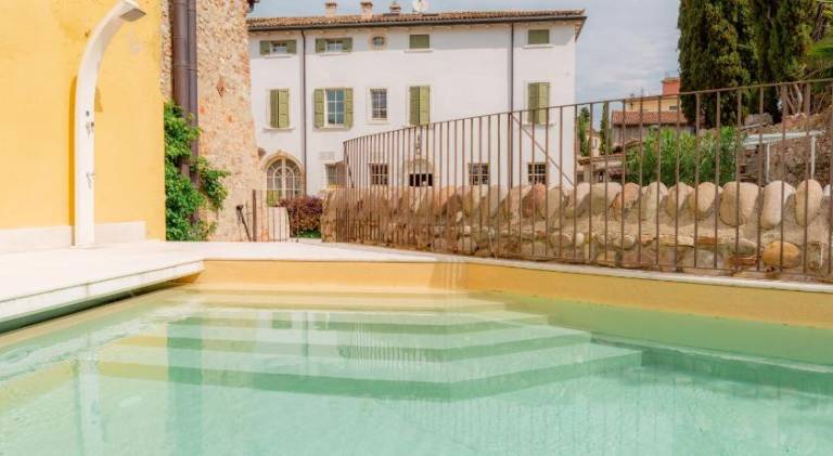 Serviced apartment with sauna, pool & garden in Lazise