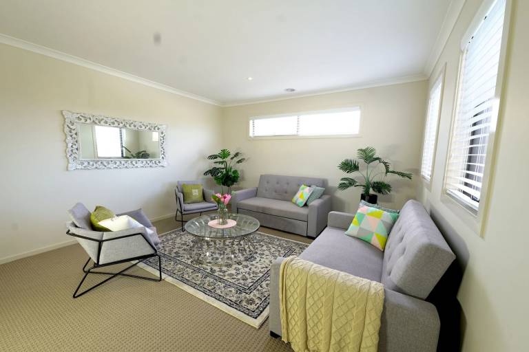 House  Pakenham