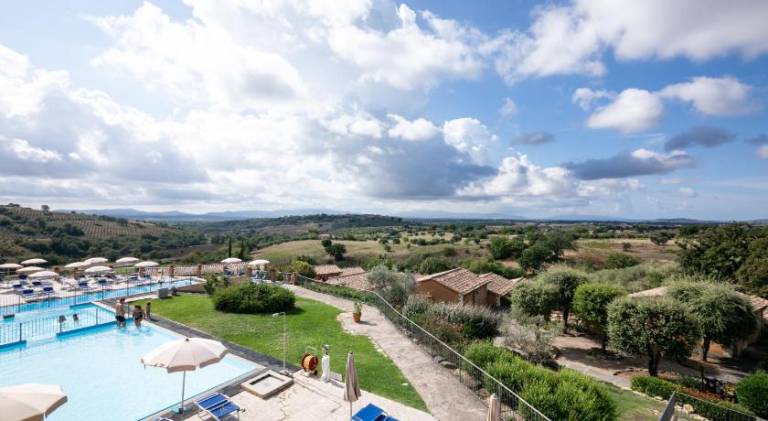Rental apartment with pool, yard & terrace | Pets are welcome — photo 3