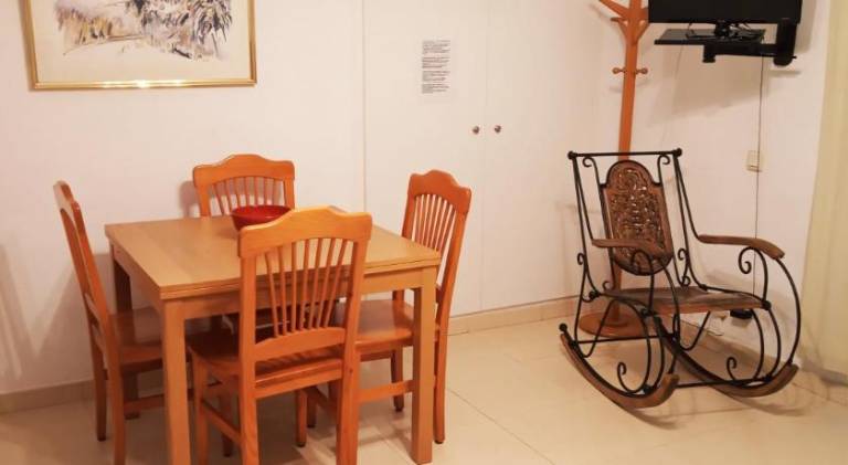 Holiday apartment with patio — photo 5