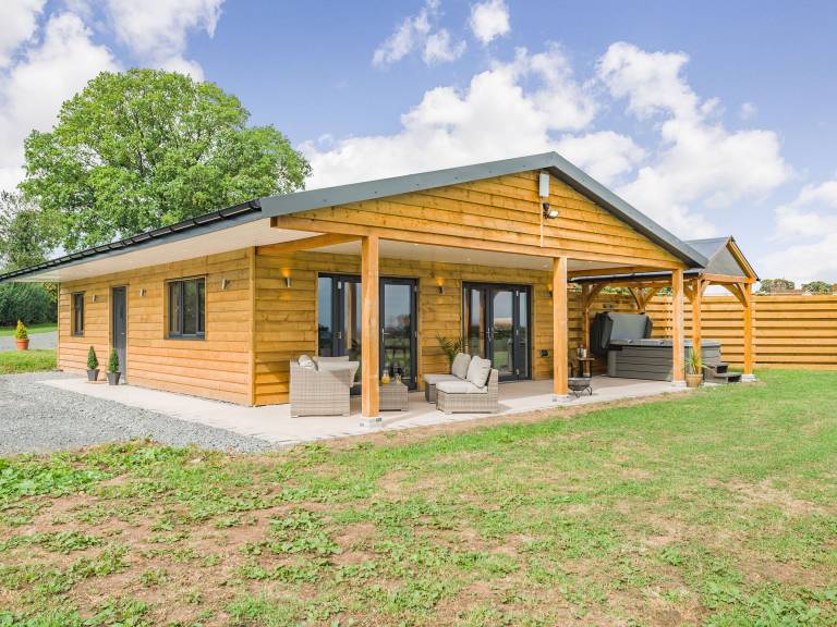 Cabin  Kinnersley