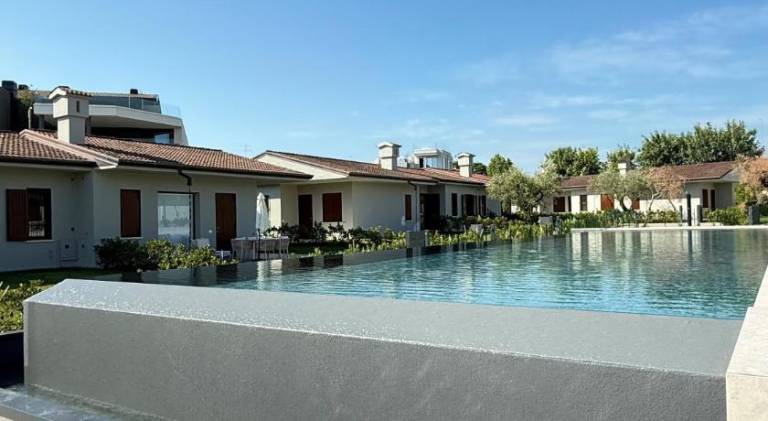 Vacation home with pool in Desenzano del Garda