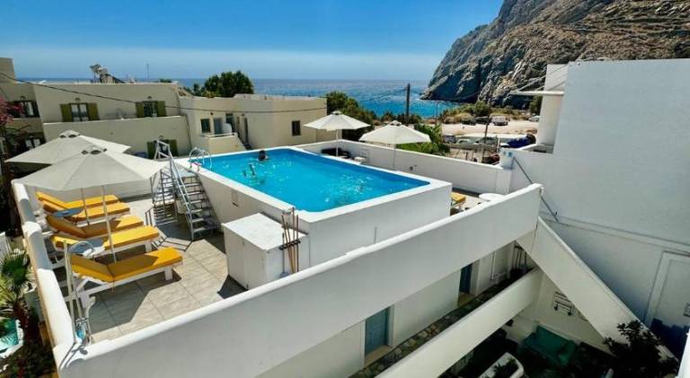 Serviced apartment with terrace, garden & pool | Close to the beach | Suitable for remote work | Dogs allowed — photo 3