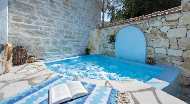 Villa with hot tub — photo 3