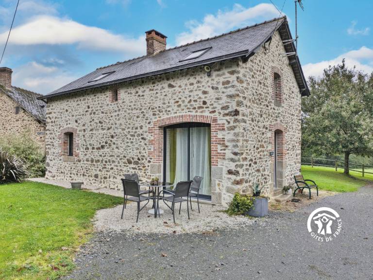 Cottage with BBQ & garden — photo 4