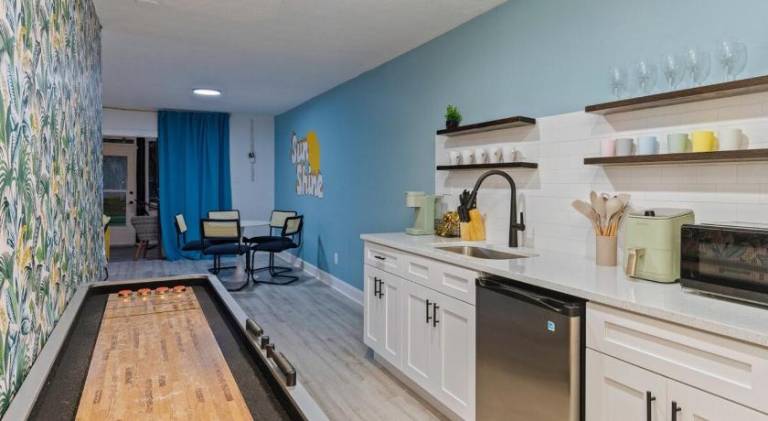 Apartment with jacuzzi — photo 5