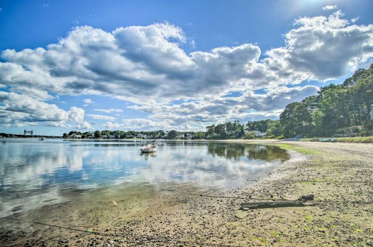 Coastal Comfort Near the Bay! 'Buttermilk Cottage' — photo 3