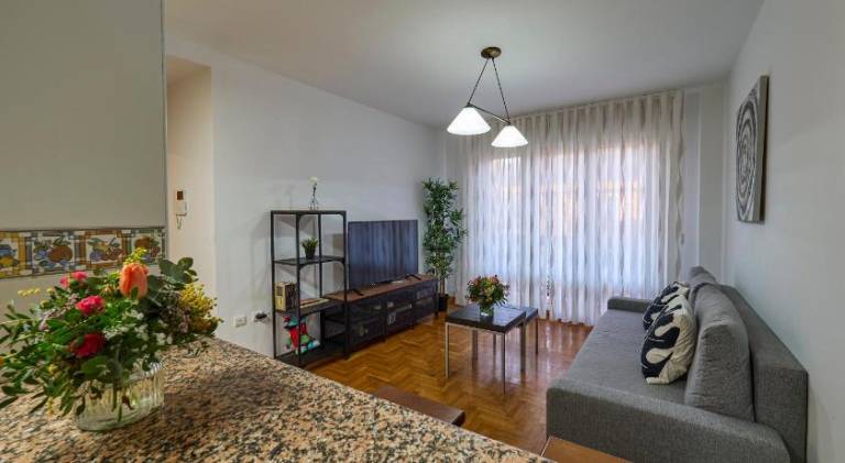 Rental apartment with 2 rooms for 6 persons — photo 2