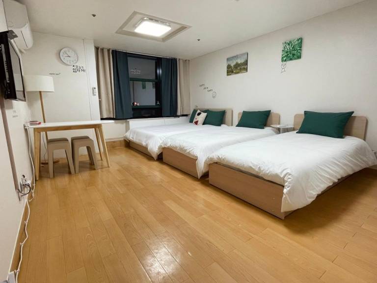 Apartment Yanghwa-ro 19-gil