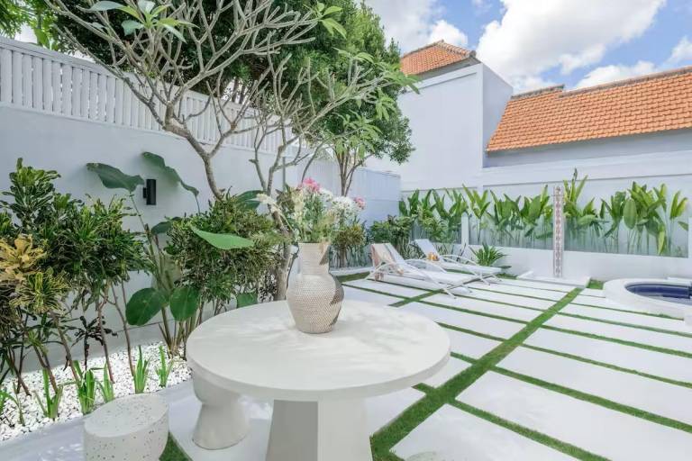 Family-friendly beautiful house with terrace, private pool & yard | Good for workation | Pets are welcome — photo 5