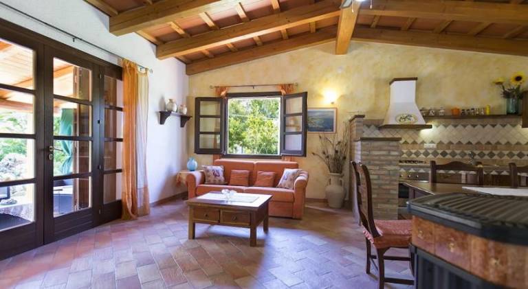 Villa with 2 rooms for 6 persons — photo 3