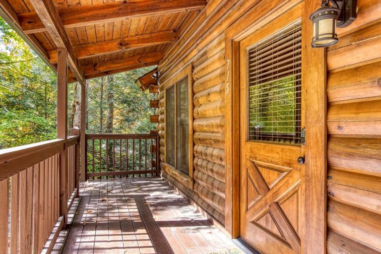 Cabin with private pool — photo 5