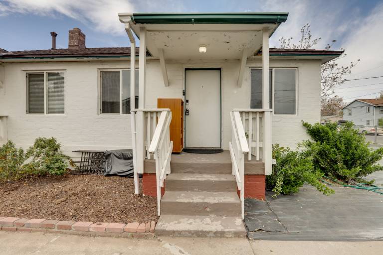 Home Near Reno Industrial Center & Med Centers — photo 3