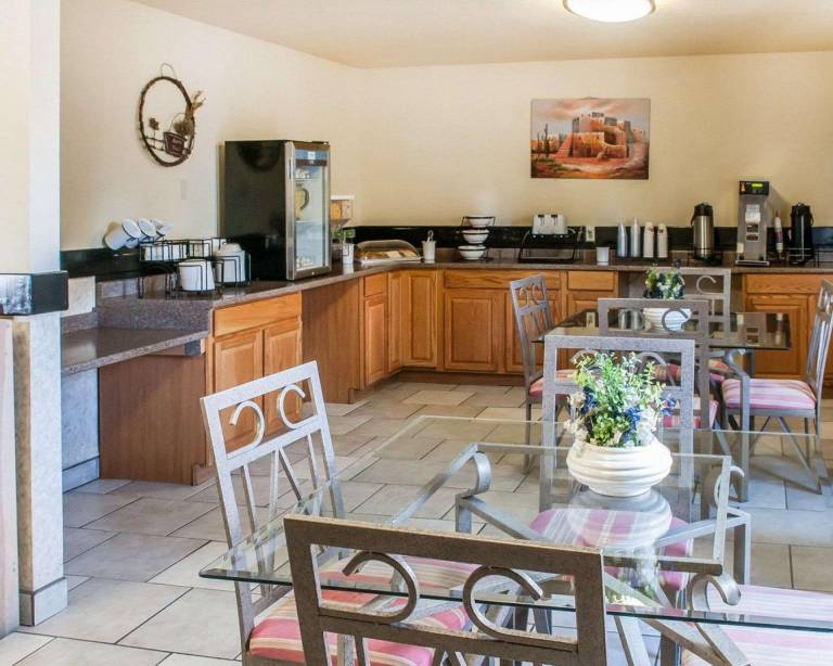 Rodeway Inn Española — photo 3