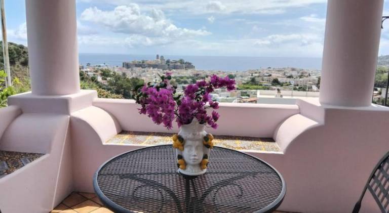 Rental apartment with 1 room for 2 persons in Lipari