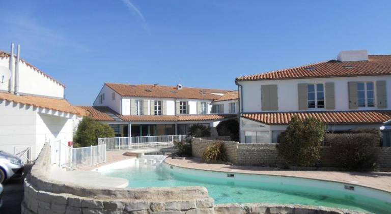 Holiday apartment with pool — photo 3