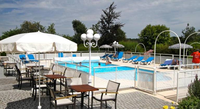 Villa with pool — photo 5