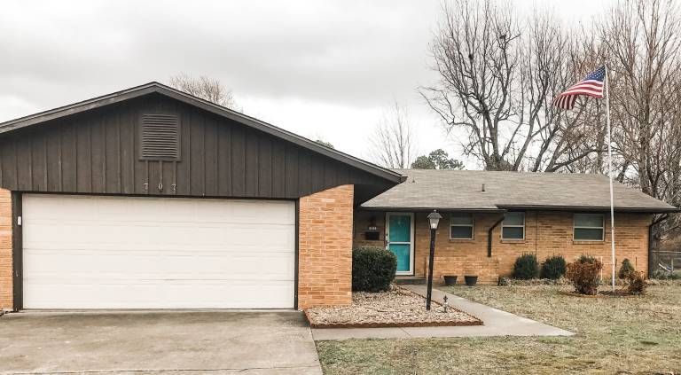 House  Elm Springs