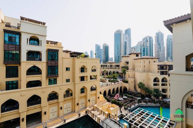 Fully equipped house with barbeque, hot tub & garden | Next to Burj Khalifa | Water view | Good for workation | Dogs allowed — photo 4