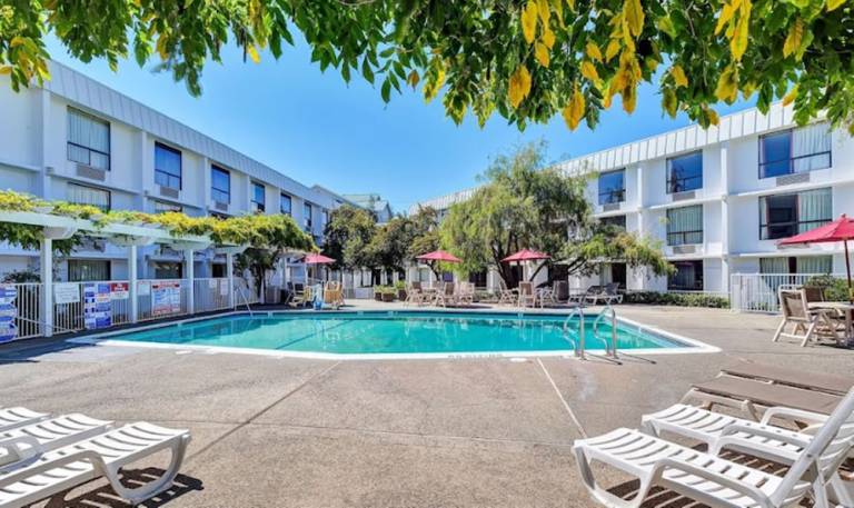 Motel  Belmont