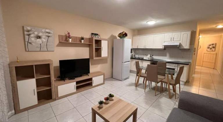 Apartment with patio & private pool — photo 2