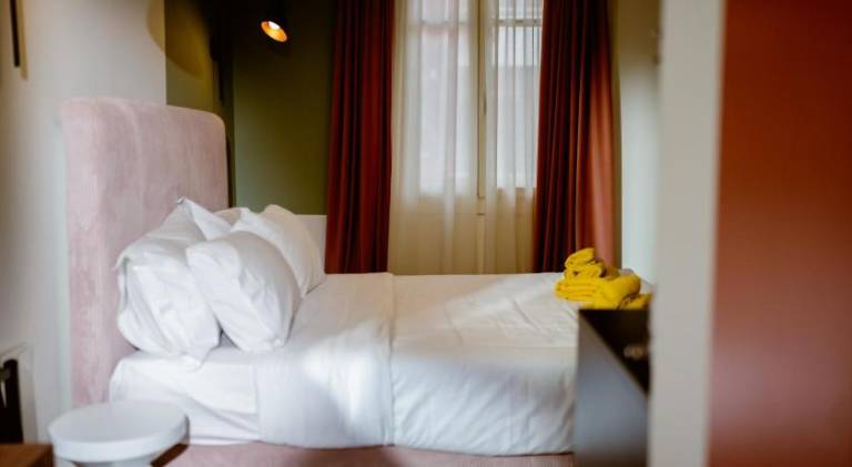 Holiday apartment with terrace | Close to Syntagma Square | Good for workation | Pets allowed in Athens