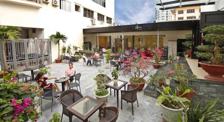 Bamboo Green Riverside Hotel — photo 4
