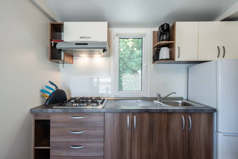 Mobile Home 'Camping Belsito Dalmacija 506' with Shared Pool, Wi-Fi and Air Conditioning — photo 4