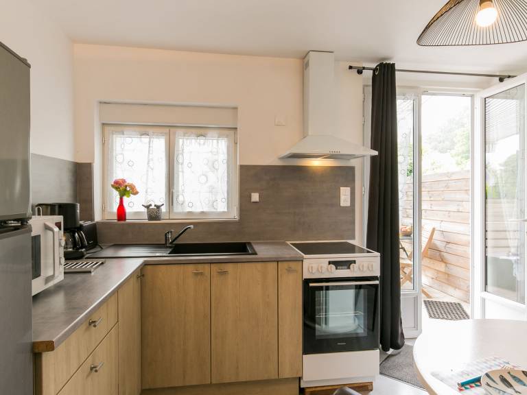 Rental apartment with terrace, garden & BBQ — photo 3