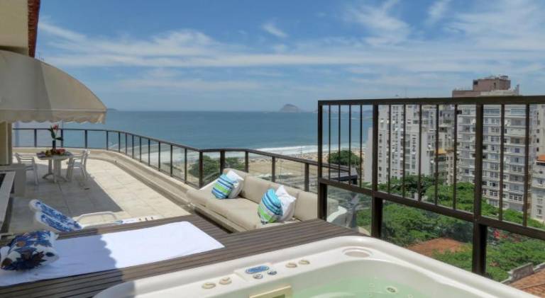 Holiday apartment with jacuzzi in Leme
