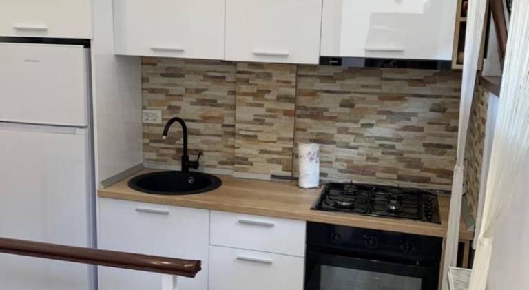 Rental apartment with patio — photo 4