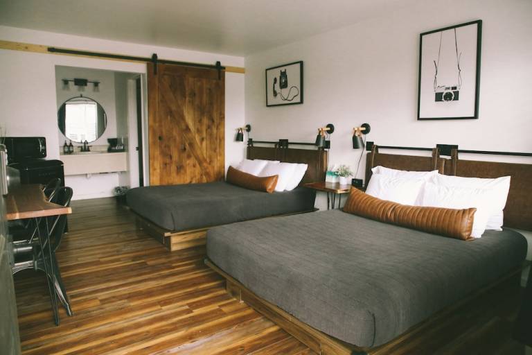 Motel  Meeker