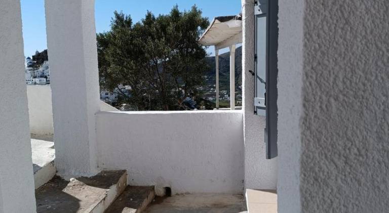 Apartment with patio — photo 5