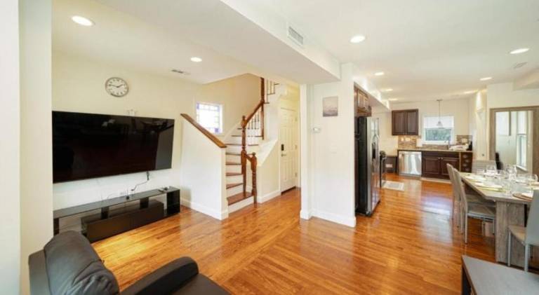 Rental apartment with terrace — photo 2