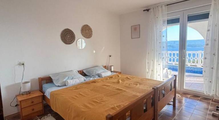 Rental apartment with terrace & pool — photo 2