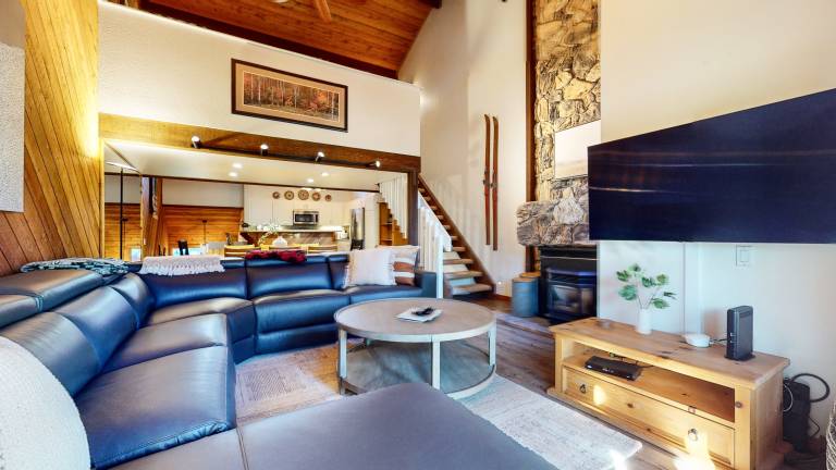Fully equipped beautiful condo with sauna, jacuzzi & grill | Mountain view | Dogs allowed in Mammoth Lakes, CA
