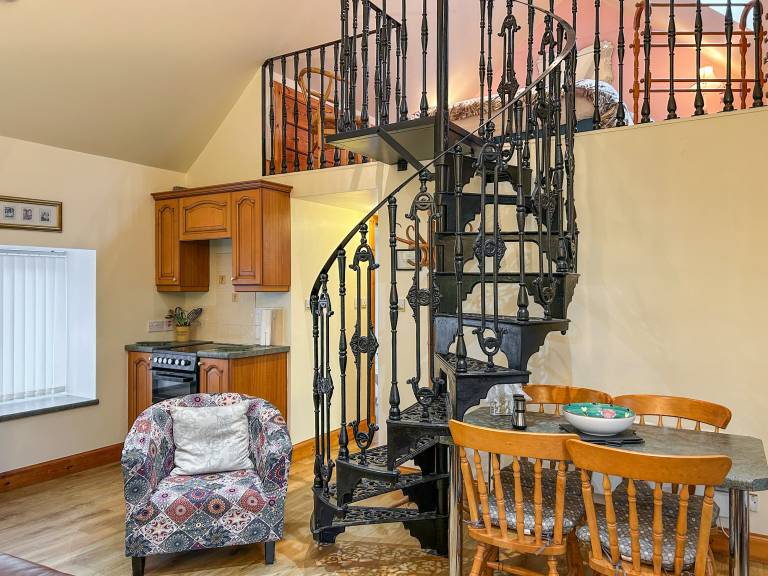 Cottage with grill — photo 4