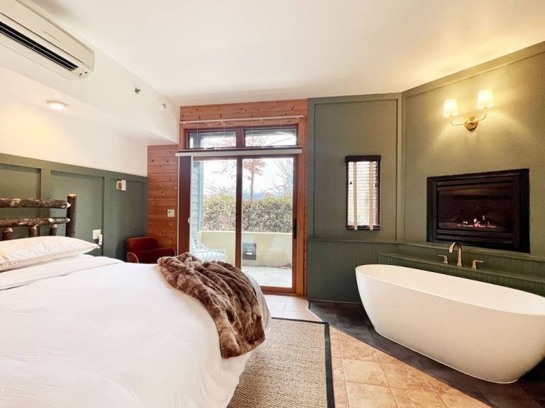 Lodge  Sylva