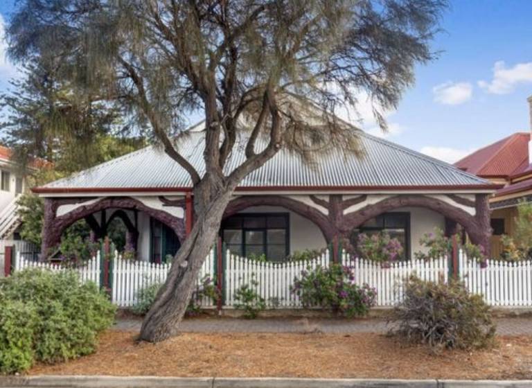 House  Henley Beach