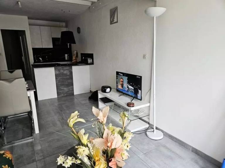Vacation home with patio — photo 4