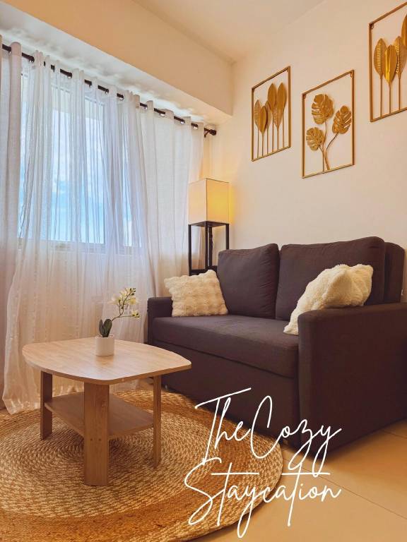 Vacation home with patio | Pets are welcome in Quezon City
