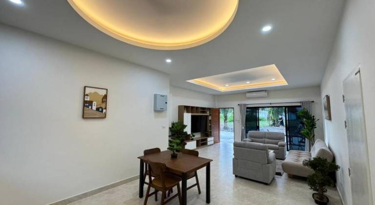 Villa with yard & terrace | Pet-friendly — photo 3