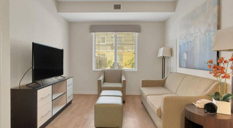 Simplicity At the Rim 1107 I Spacious 1 Bed 1 Bth — photo 2