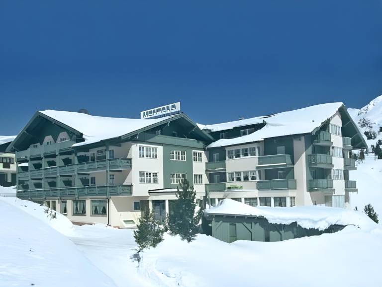 Hotel Montana in Tweng