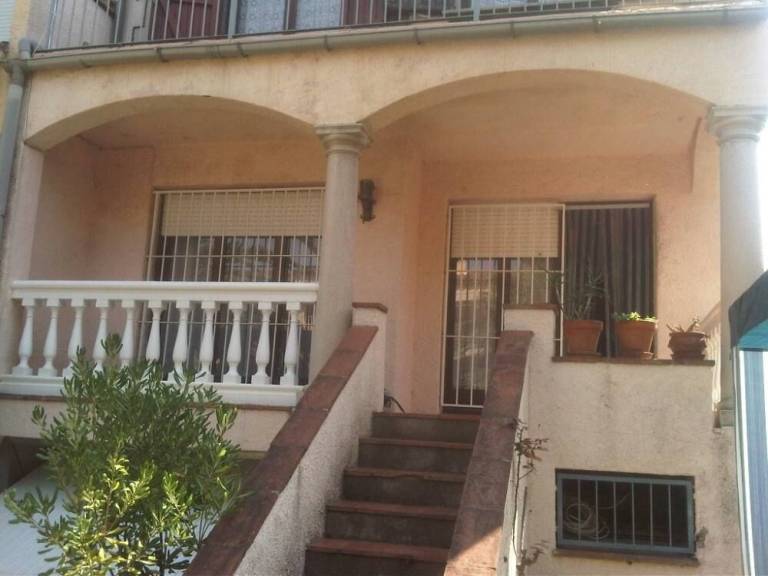Fully equipped vacation home with yard & grill | Garden view | Close to the beach | Dogs allowed — photo 4