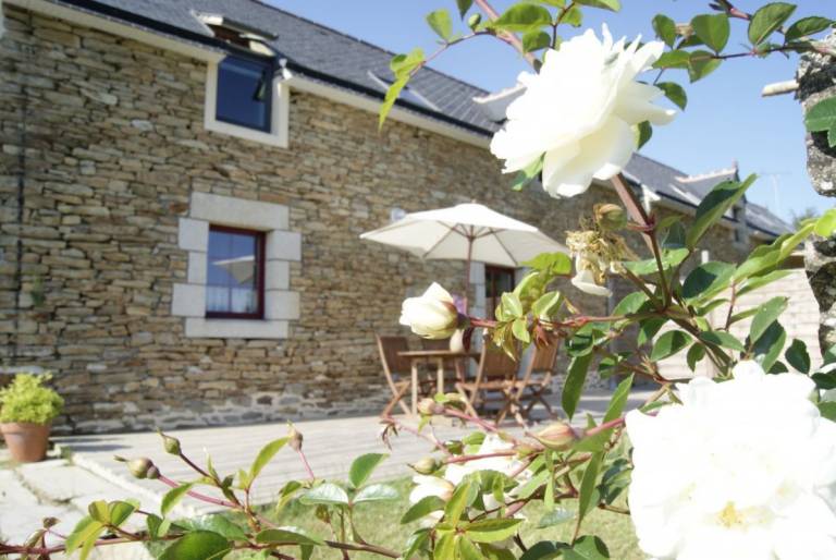 Gite with terrace, yard & BBQ | Pets allowed in Quimper