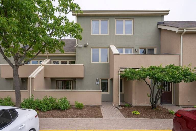 House  Collingwood