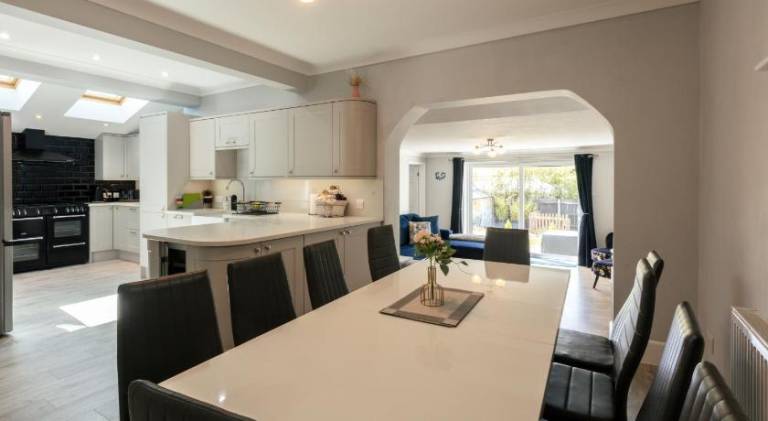 House with jacuzzi | Pet-friendly — photo 2