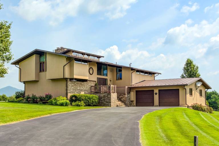 House  Luray