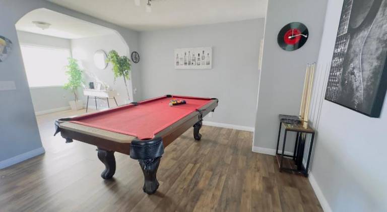 House with private pool & barbecue in Vega, CA